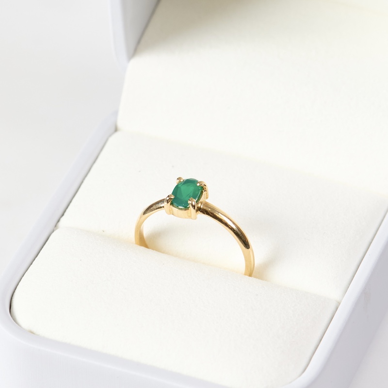 Anillo Clásico con Cristal Oval color Esmeralda - Imagen 3