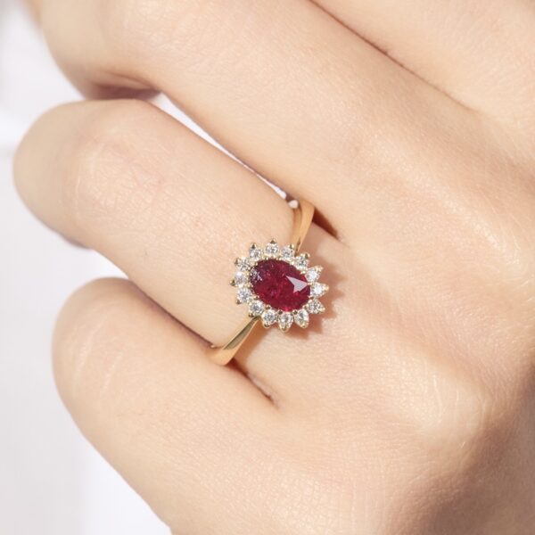 Anillo Lady Di con Rubí