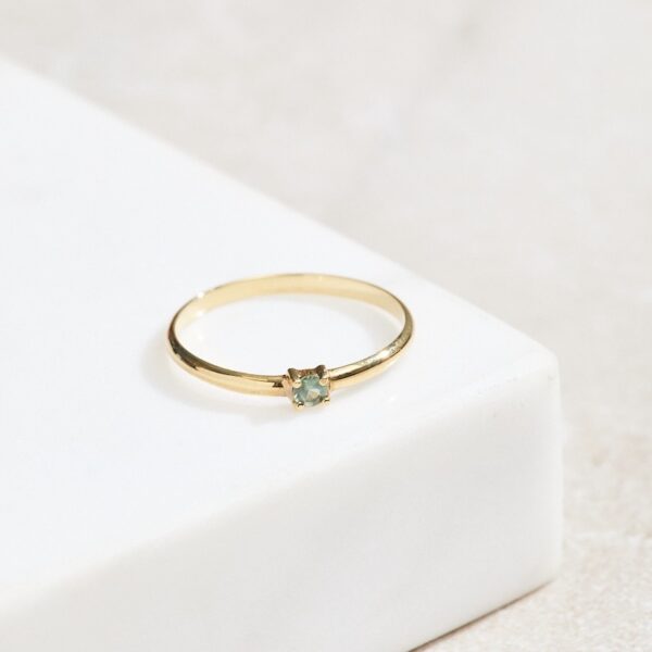 Anillo Anna con Zafiro Verde Natural
