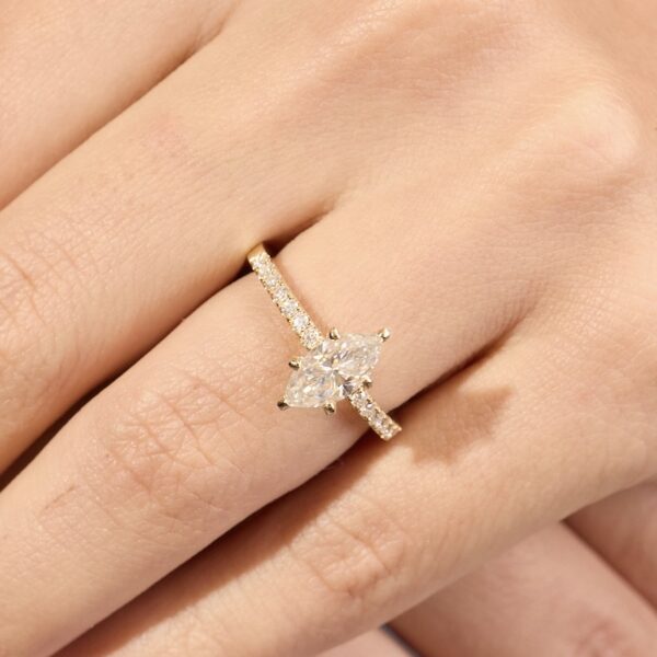 anillos de compromiso y matrimonio