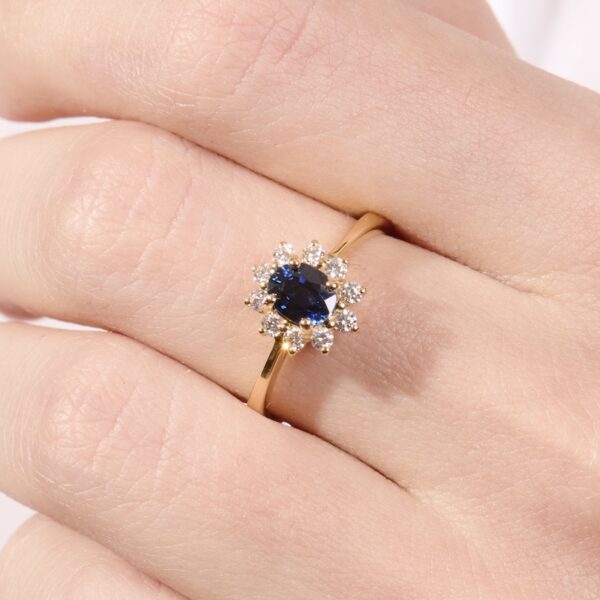 Anillo Lady Di con Zafiro y Diamantes Naturales