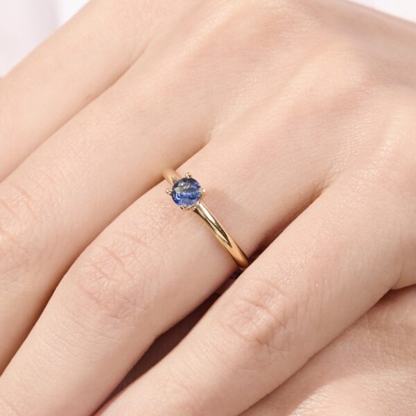 Anillo de Compromiso con Zafiro (AG06)