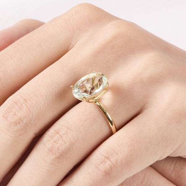 Anillo con cuarzo verde