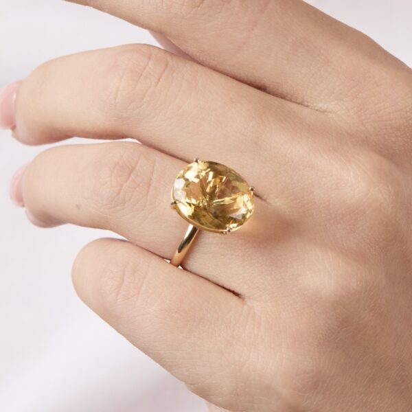 Anillo con citrino
