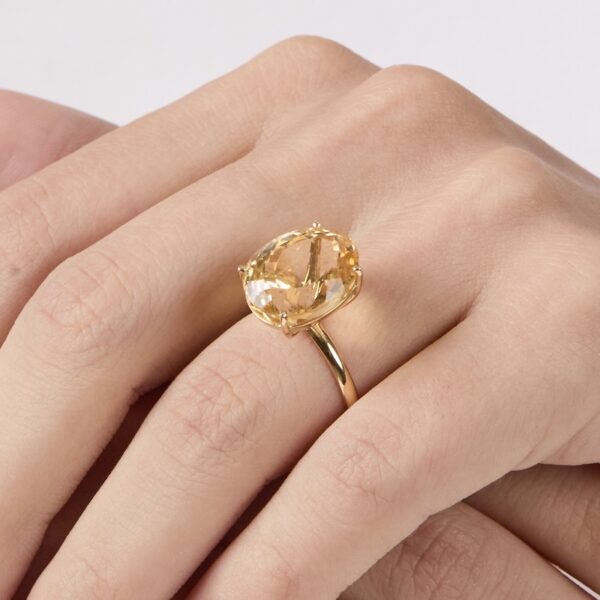 Anillo con citrino