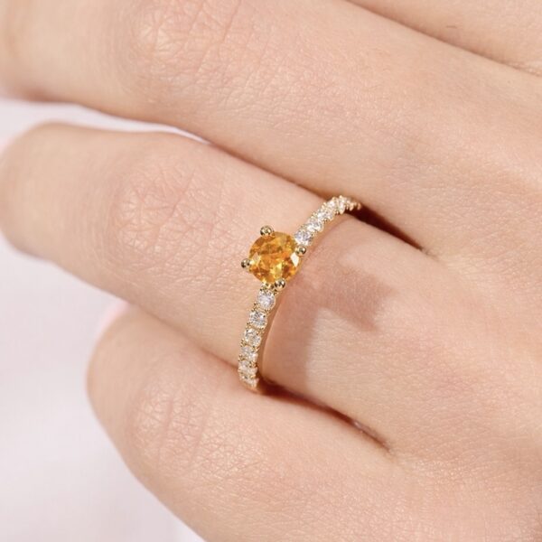 Anillo de Compromiso de Oro Amarillo con Citrino