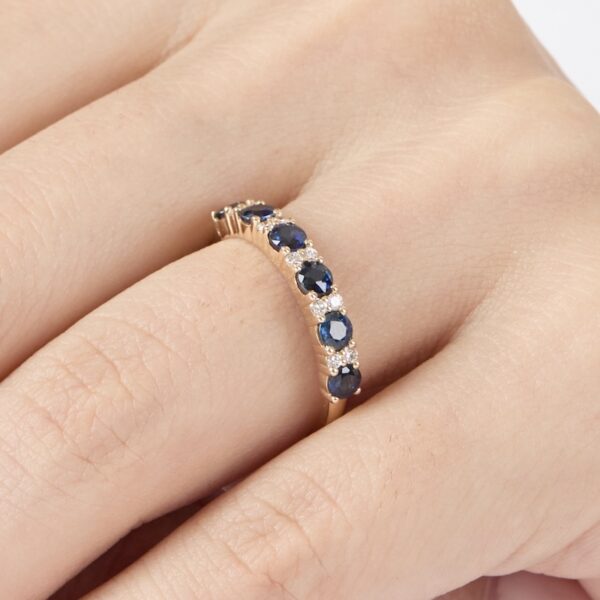 Anillo de Oro con Zafiro