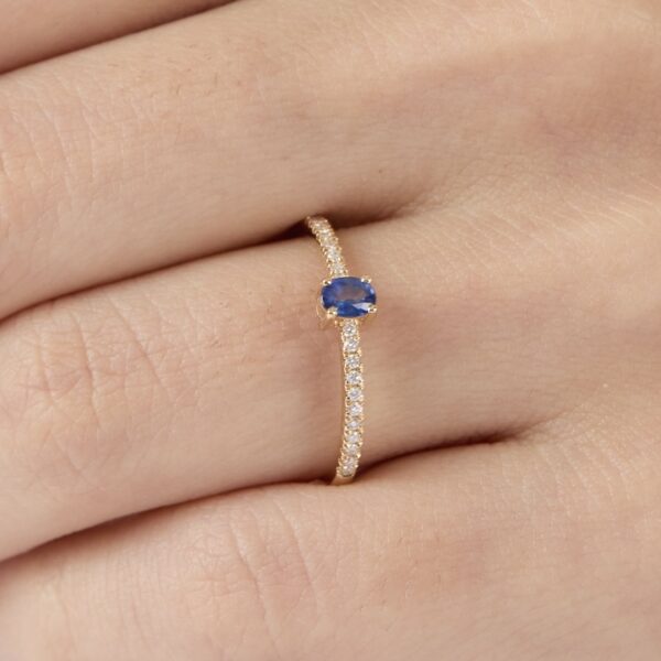 Anillo de Oro con Zafiro
